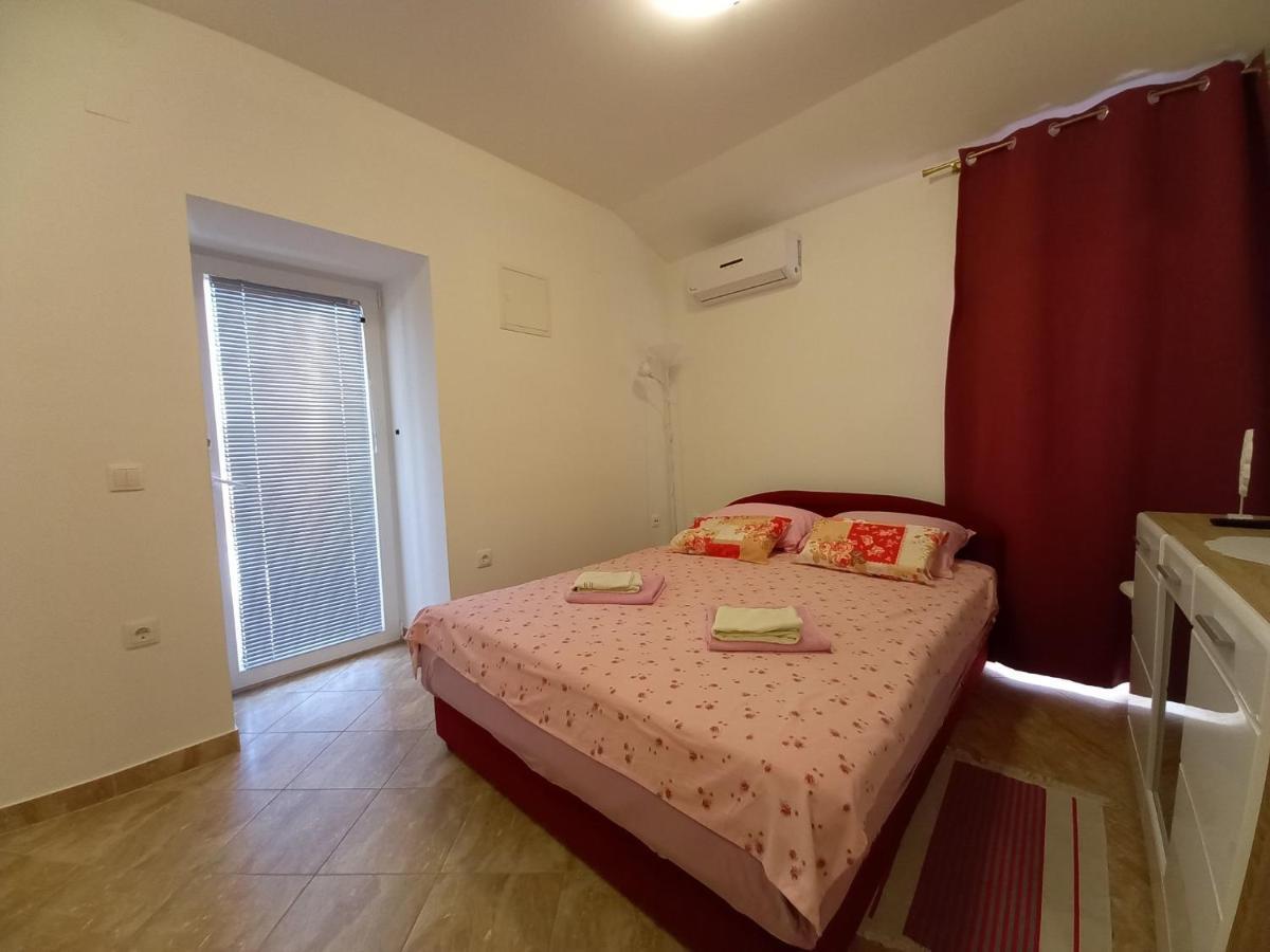Apartment & Studio Vrdoljak Sveti Anton  Exterior photo